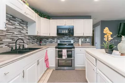 7412 Kingston Drive, Tampa, FL 33619 - Photo 11