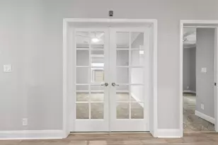 6825 Mt Orange Dr NE, Saint Petersburg, FL 33702 - Photo 47