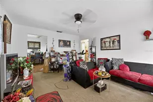 8725 N 46th St, Tampa, FL 33617 - Photo 15