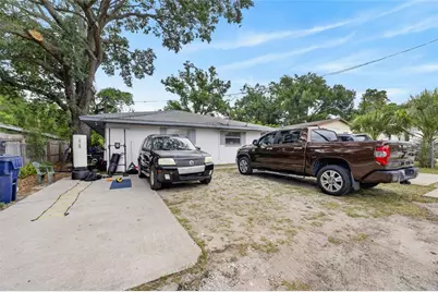 8725 N 46th Street #A & B, Tampa, FL 33617 - Photo 7