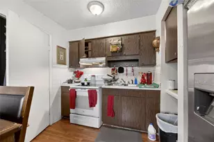8725 N 46th St, Tampa, FL 33617 - Photo 17