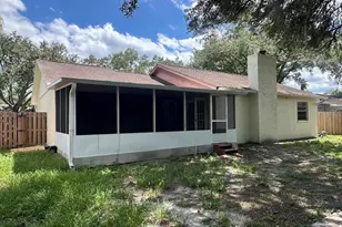 17644 Meadowbridge Dr, Lutz, FL 33549 - Photo 5