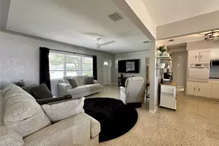 4917 99th St N, Saint Petersburg, FL 33708 - Photo 3