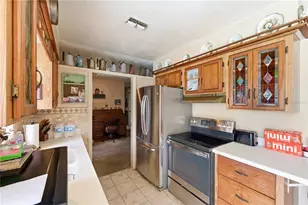13817 Dominica Dr, Seminole, FL 33776 - Photo 7