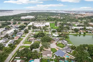 9725 48th Pl N, Saint Petersburg, FL 33708 - Photo 47