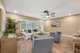 9725 48th Pl N, Saint Petersburg, FL 33708 - Photo 13