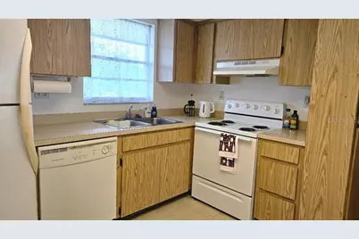 9815 47th Avenue N #303, Saint Petersburg, FL 33708 - Photo 3