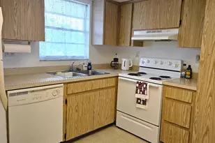 9815 47th Ave N, Saint Petersburg, FL 33708 - Photo 3