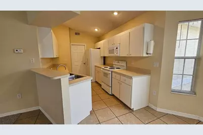 10368 Lansfield Street, Spring Hill, FL 34608 - Photo 11