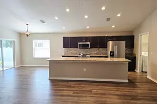 719 Vineyard Reserve Ct, Seffner, FL 33584 - Photo 9