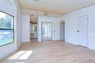 6055 Crestview Ln, Zephyrhills, FL 33542 - Photo 21