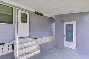 6055 Crestview Ln, Zephyrhills, FL 33542 - Photo 3