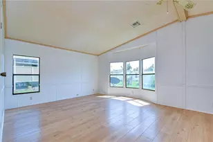 6055 Crestview Ln, Zephyrhills, FL 33542 - Photo 17