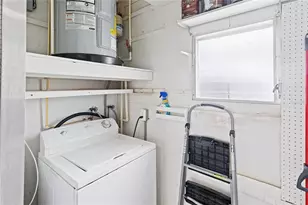 250 Rosery Rd NW, Largo, FL 33770 - Photo 23
