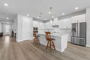 31407 Westbury Ests Ave, Wesley Chapel, FL 33545 - Photo 5
