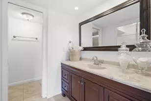 13626 Greenfield Dr, Tampa, FL 33618 - Photo 29
