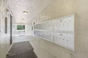 13626 Greenfield Dr, Tampa, FL 33618 - Photo 39
