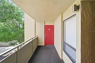 13626 Greenfield Dr, Tampa, FL 33618 - Photo 37
