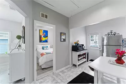 914 N 8th Street N, Saint Petersburg, FL 33701 - Photo 15