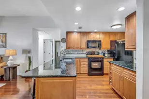 3437 35th St N, Saint Petersburg, FL 33713 - Photo 9