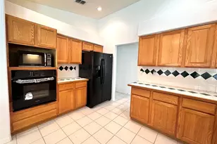 29439 Schinnecock Hills Ln, San Antonio, FL 33576 - Photo 9