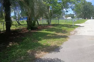 37247 Northside Dr, Zephyrhills, FL 33541 - Photo 31