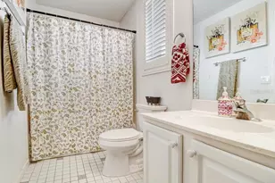 6049 Gentle Ben Cir, Wesley Chapel, FL 33544 - Photo 17