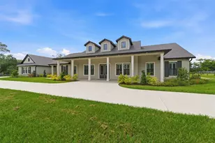 37904 Trilby Rd, Dade City, FL 33523 - Photo 1