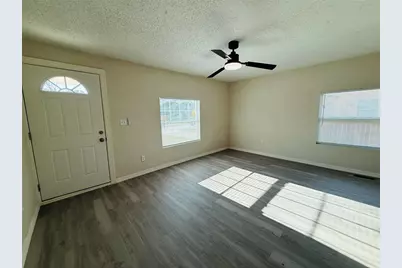 4010 Miramar Way S, Saint Petersburg, FL 33705 - Photo 3