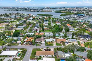 1308 Marion Dr S, Saint Petersburg, FL 33707 - Photo 33