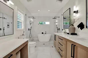 1308 Marion Dr S, Saint Petersburg, FL 33707 - Photo 17
