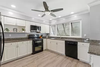 13988 Lake Point Drive, Clearwater, FL 33762 - Photo 23