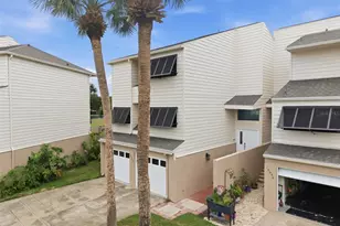 13988 Lake Point Dr, Clearwater, FL 33762 - Photo 3