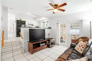 8206 Vassar Cir, Tampa, FL 33634 - Photo 5