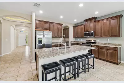 17566 Buckingham Garden Drive, Lithia, FL 33547 - Photo 9