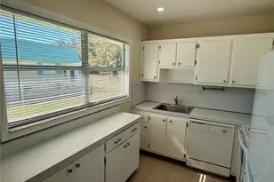 101 Cambridge Trail, Sun City Center, FL 33573 - Photo 7
