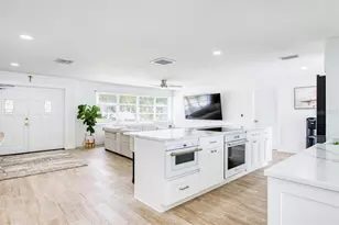 12125 6th St E, Treasure Island, FL 33706 - Photo 9