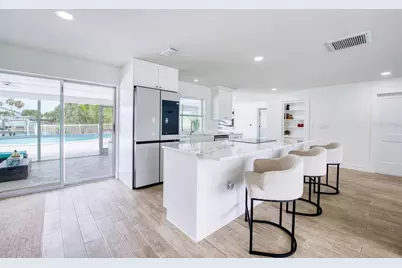 12125 6th Street E, Treasure Island, FL 33706 - Photo 11