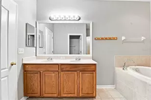 1138 Andrew Aviles Cir, Tampa, FL 33619 - Photo 17