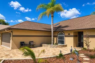 6441 Silver Oaks Dr, Zephyrhills, FL 33542 - Photo 3