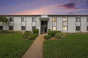 124 W Cypress Ct, Oldsmar, FL 34677 - Photo 1