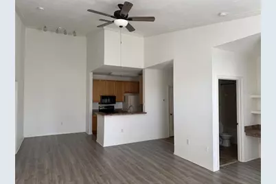 10205 Courtney Palms Boulevard #303, Tampa, FL 33619 - Photo 9
