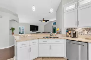 10232 Woodford Bridge St, Tampa, FL 33626 - Photo 9