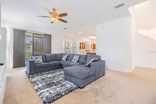 8219 Canterbury Lake Blvd, Tampa, FL 33619 - Photo 11
