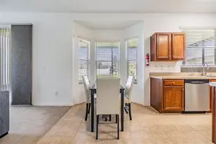 8219 Canterbury Lake Blvd, Tampa, FL 33619 - Photo 7