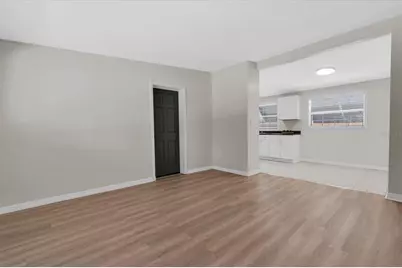 450 Davison Avenue NE, Saint Petersburg, FL 33703 - Photo 11
