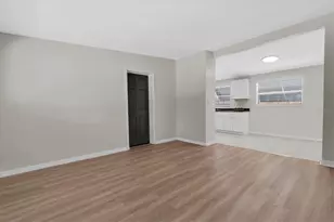 450 Davison Ave NE, Saint Petersburg, FL 33703 - Photo 11