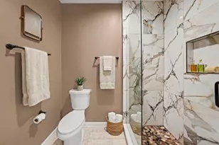 8350 Savannah Trace Cir, Tampa, FL 33615 - Photo 9