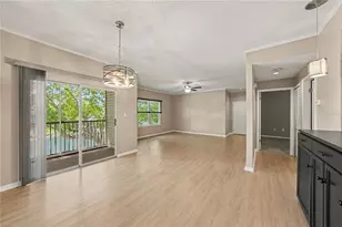 8350 Savannah Trace Cir, Tampa, FL 33615 - Photo 5