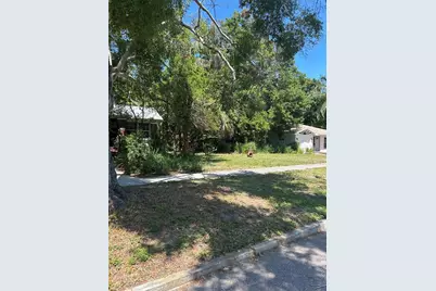 2720 Bayside Drive S, Saint Petersburg, FL 33705 - Photo 3